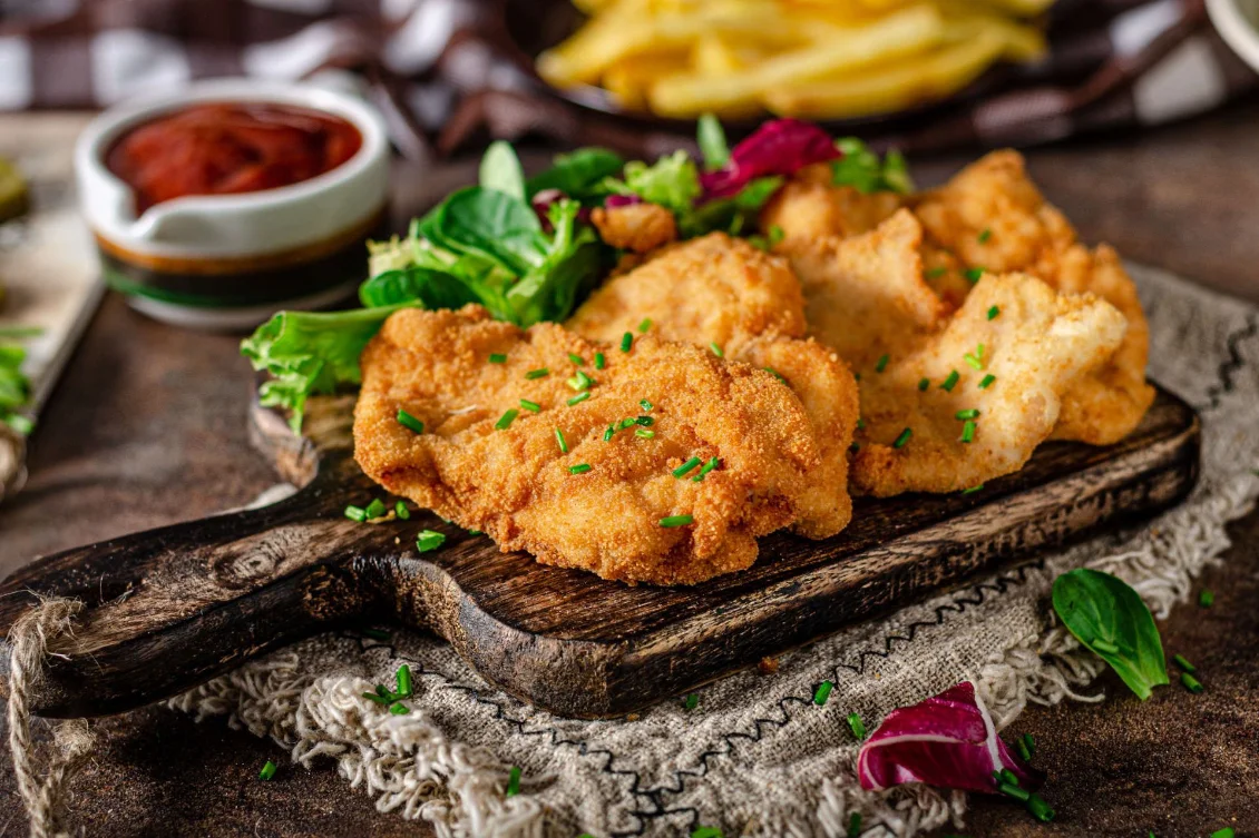 Deutsches Schnitzel – gutbürgerliche Küche der SVM Gaststätte Heidenheim