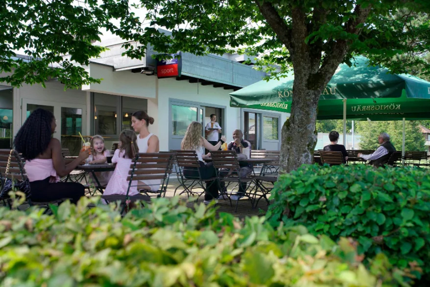 Gemütlicher Gastraum der SVM Gaststätte in Heidenheim